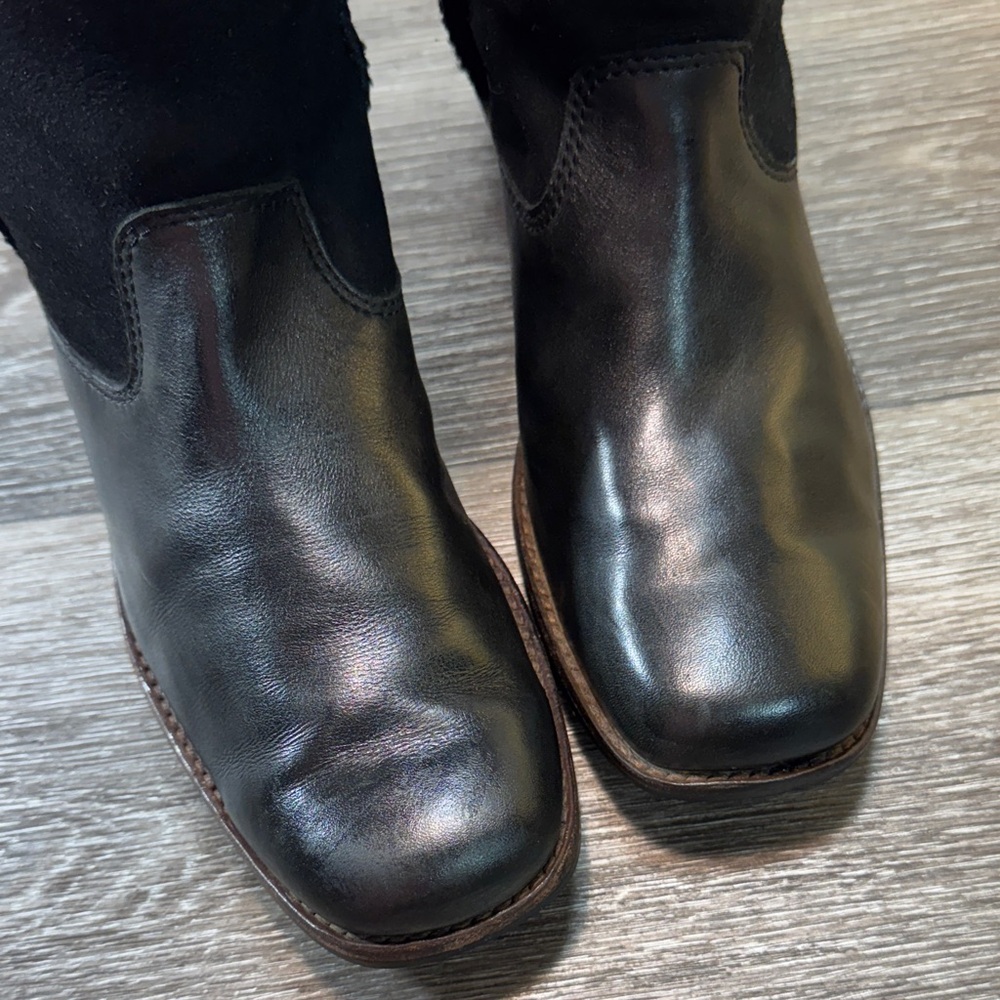 Ugg Black Knee-High Boots woman’s size 6 (s244) - Picture 5 of 8